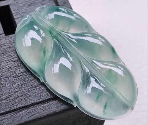 翡翠玻璃种好还是冰种好？有什么区别？