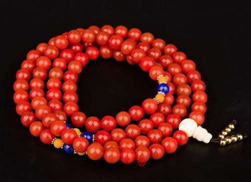 南红手串的鉴别方法?假南红是什么样子的 南红手串的鉴别方法?假南红是什么样子的