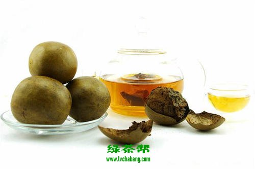罗汉果茶泡水喝的功效与作用