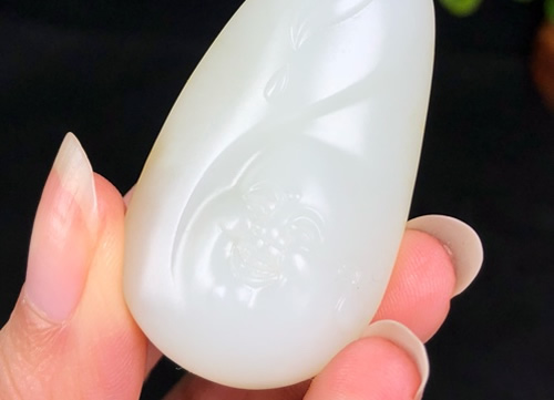 如何判断玉的真假 辨别玉的真假简单方法