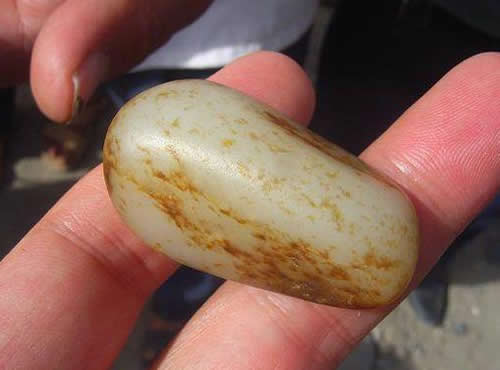 和田玉产地有哪些地方?和田玉出在什么地方 和田玉产地有哪些地方?和田玉出在什么地方