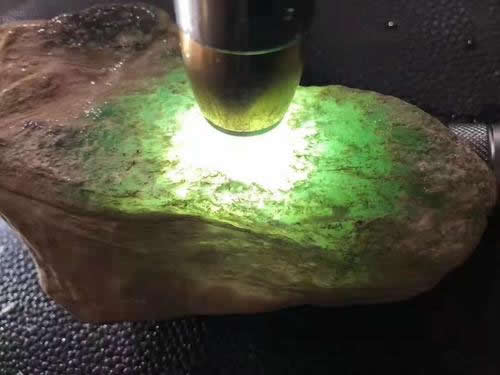玉石原石怎么看真假 好坏鉴别方法