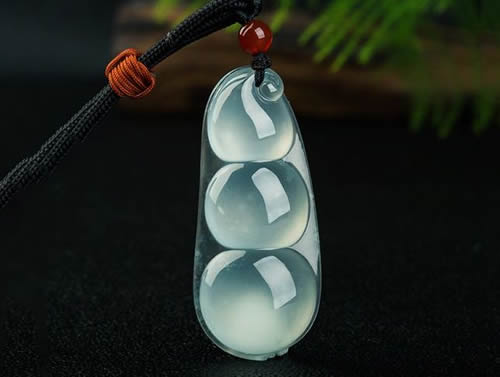 玉四季豆吊坠的寓意和禁忌 四季豆吊坠的吉祥寓意